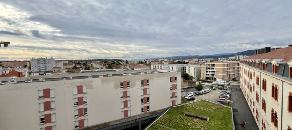 Apartamento de 2 dormitorios en Valence, France No. 200996 2