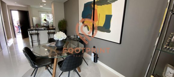 Adosado de 4 dormitorios en Dubai, UAE No. 24054 14