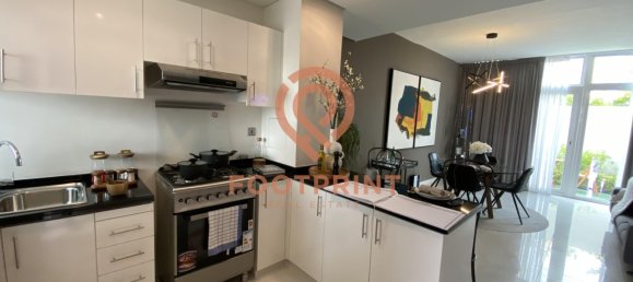 Adosado de 4 dormitorios en Dubai, UAE No. 24054 4