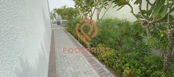 Adosado de 4 dormitorios en Dubai, UAE No. 24054 24