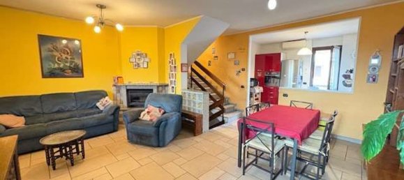 4 bedrooms House in Cameri, Italy No. 379020 3