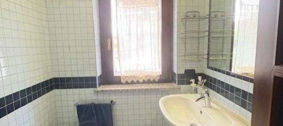 4 bedrooms House in Cameri, Italy No. 379020 6