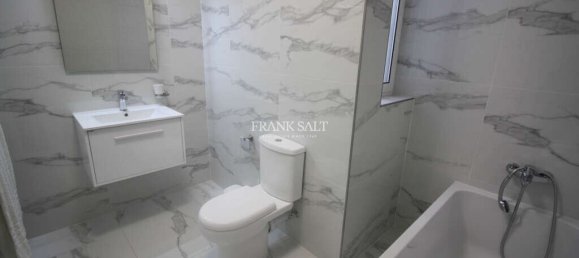 Ático de 3 dormitorios en Swieqi, Malta No. 9898 8