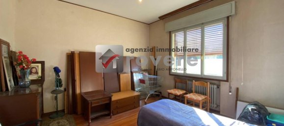 Дом с 8 комнатами в Карбонера, Италия № 136619 10