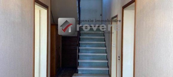 Дом с 8 комнатами в Карбонера, Италия № 136619 9