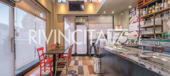 2 rooms Commercial property in Rome, Italy No. 50161 23