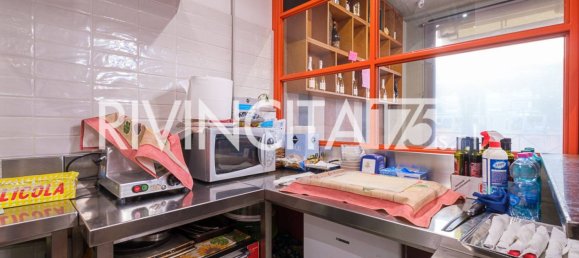 2 rooms Commercial property in Rome, Italy No. 50161 9