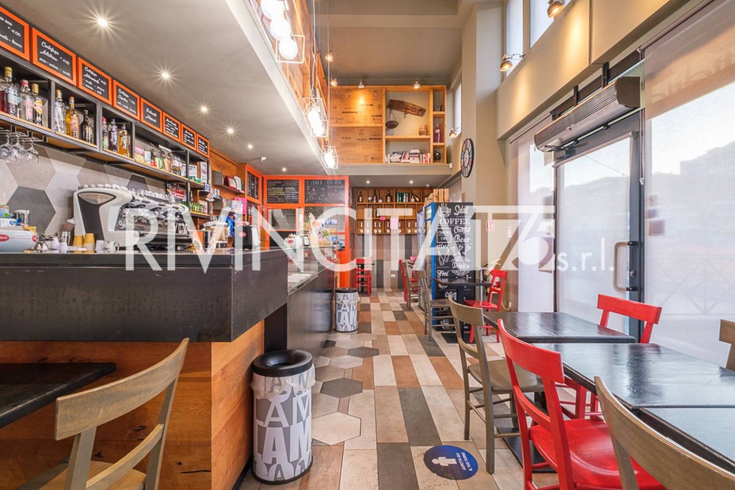 2 rooms Commercial property in Rome, Italy No. 50161