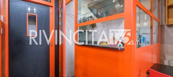 2 rooms Commercial property in Rome, Italy No. 50161 7
