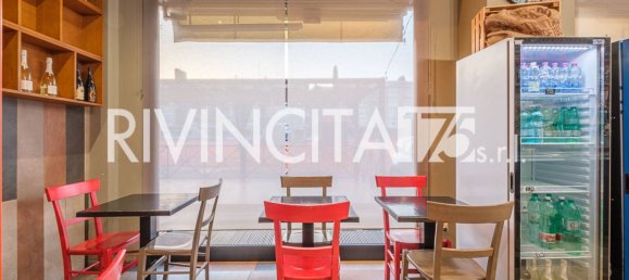 2 rooms Commercial property in Rome, Italy No. 50161 8