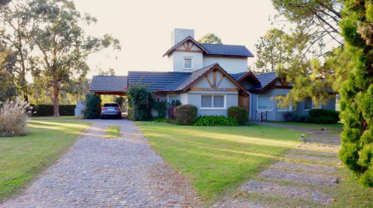 4 غرف نوم منزل في Pilar, Argentina رقم 10430