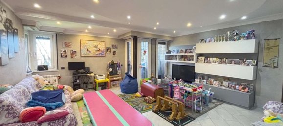 4 rooms Apartment in Rome, Italy No. 122783 2