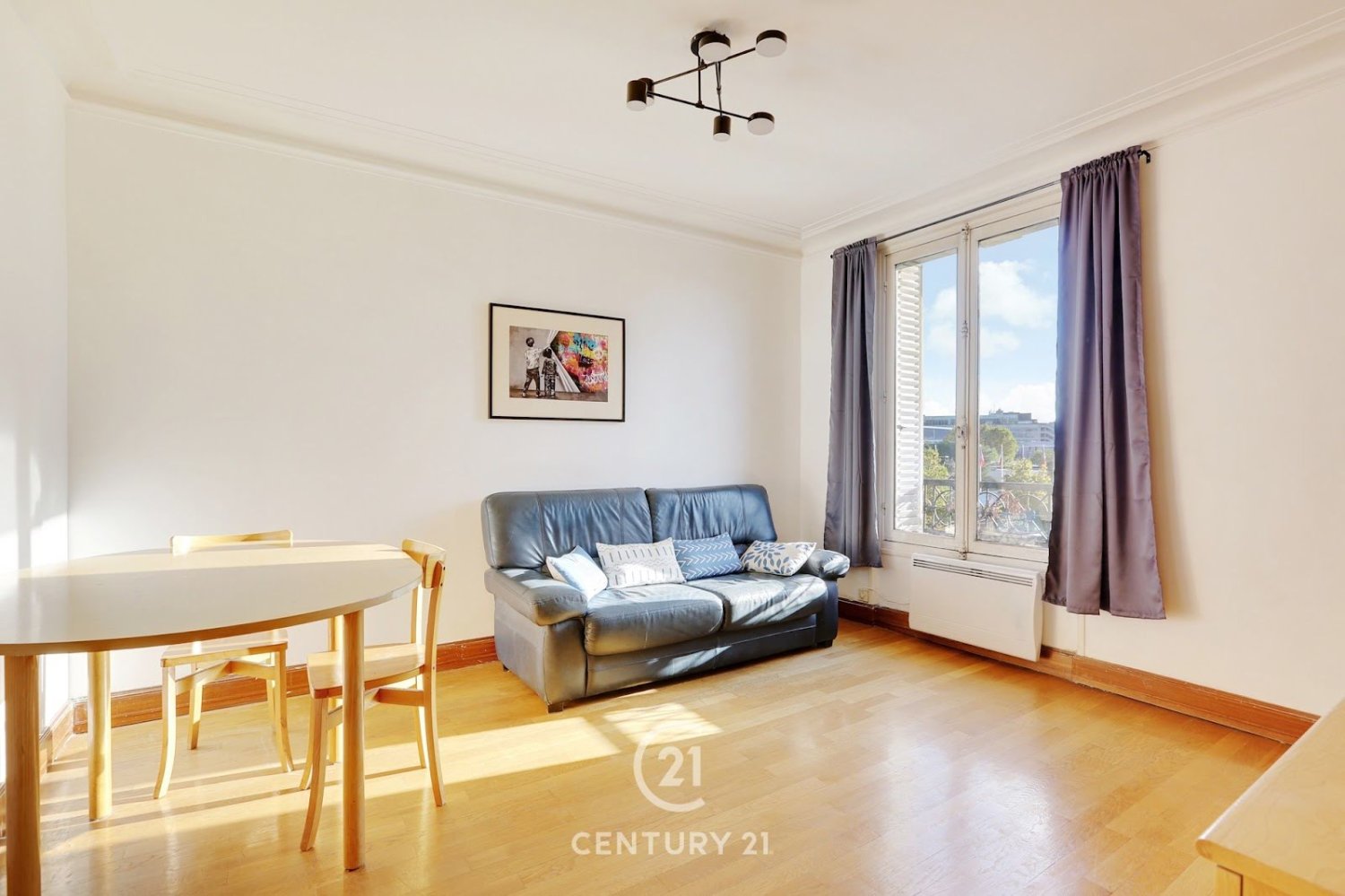 2 bedrooms Apartment in Paris, France No. 178095