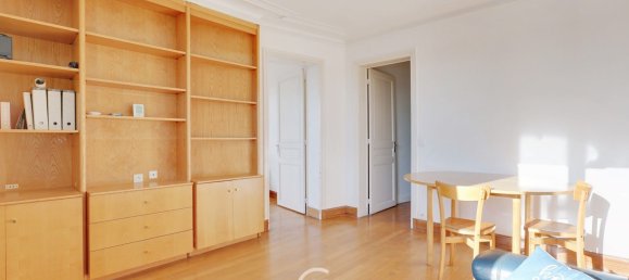 2 bedrooms Apartment in Paris, France No. 178095 2