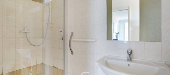 2 bedrooms Apartment in Paris, France No. 178095 10