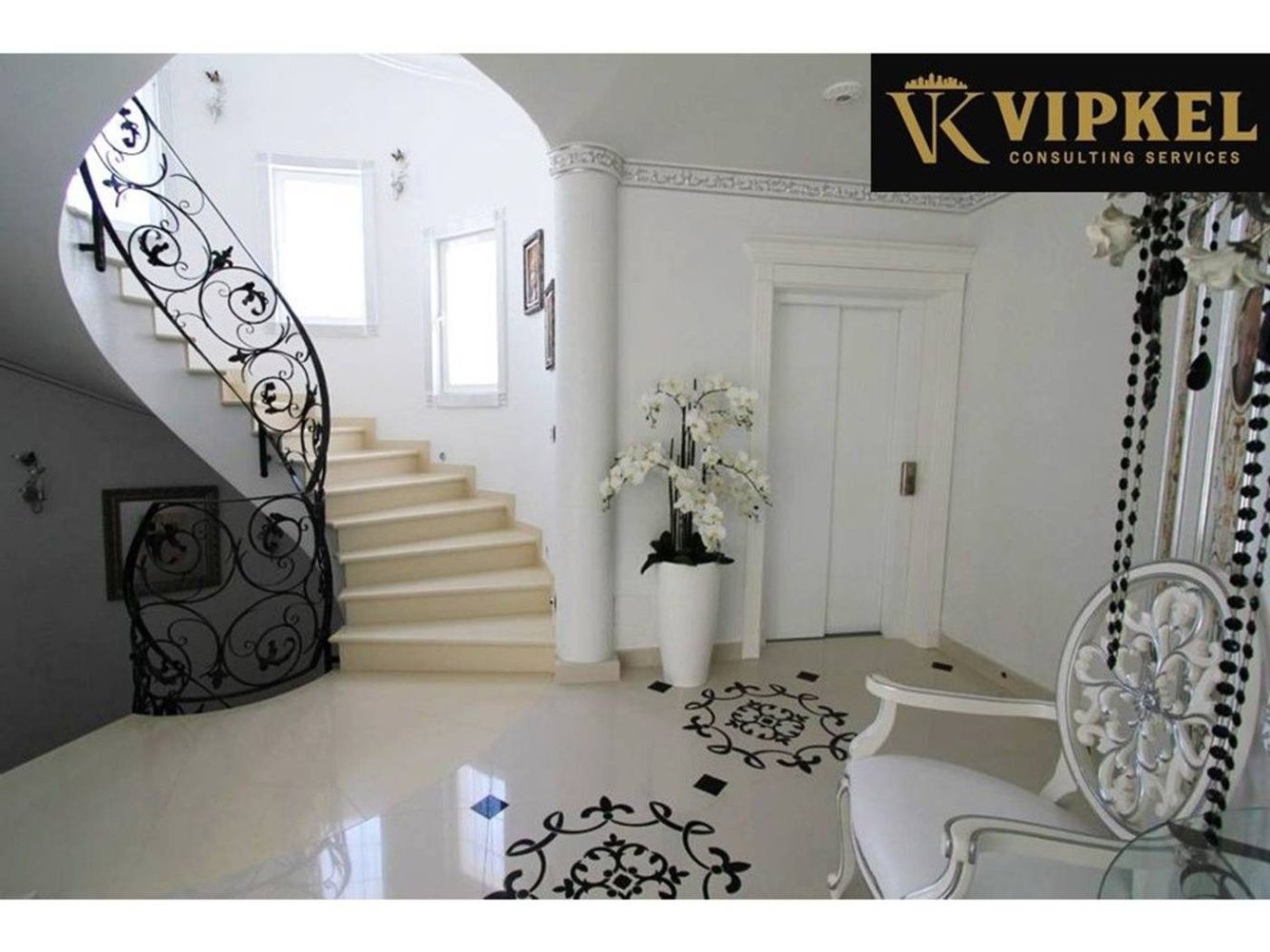 5 bedrooms House in Adeje, Spain No. 117154