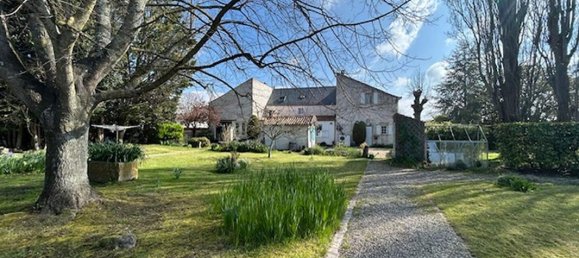 5 bedrooms House in Rochefort, France No. 301480 2