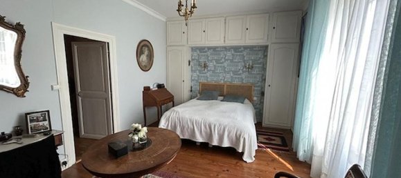 5 bedrooms House in Rochefort, France No. 301480 8