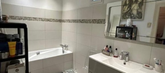 5 bedrooms House in Rochefort, France No. 301480 9