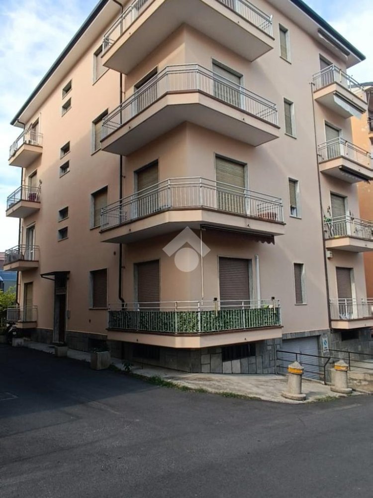 1 bedroom Apartment in Alba, Italy No. 272031