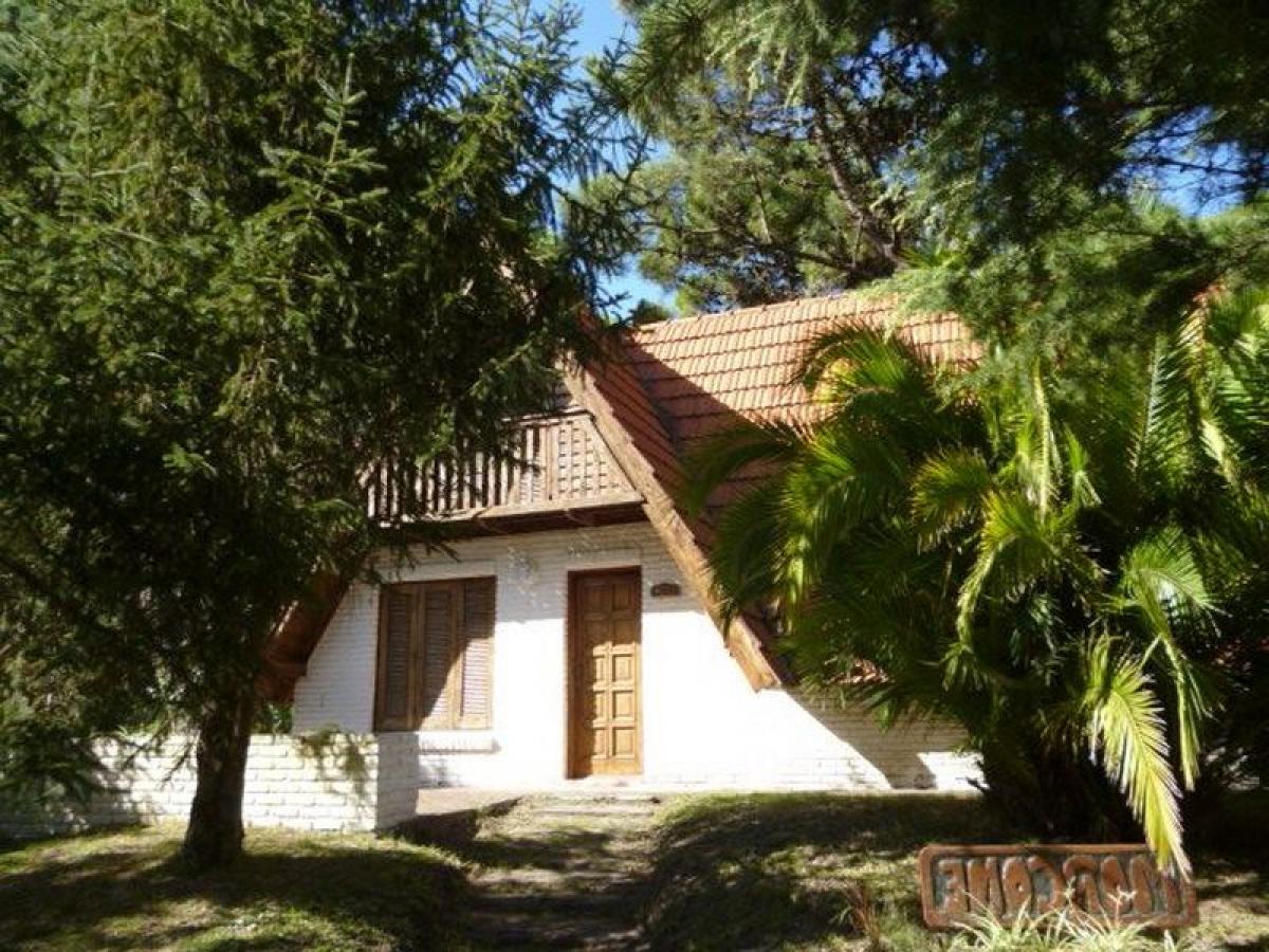 3 bedrooms House in Mar del Plata, Argentina No. 88485