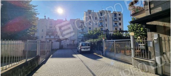 3 rooms Apartment in Castellanza, Italy No. 185296 2