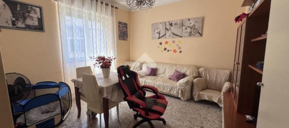 4-salle Appartement à Catania, Italy No. 270237 8