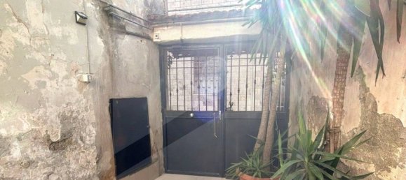 3 rooms Apartment in Naples, Italy No. 29419 2