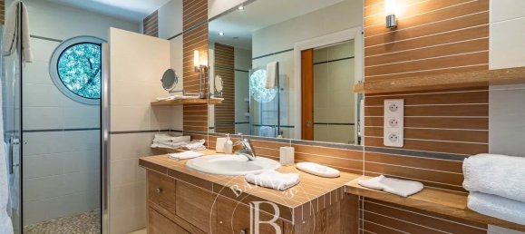 Villa de 5 dormitorios en Calvi, France No. 86219 13