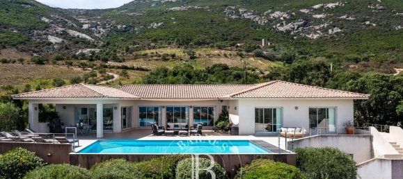 Villa de 5 dormitorios en Calvi, France No. 86219 2