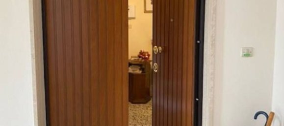 4 rooms Apartment in Lucca, Italy No. 284844 7