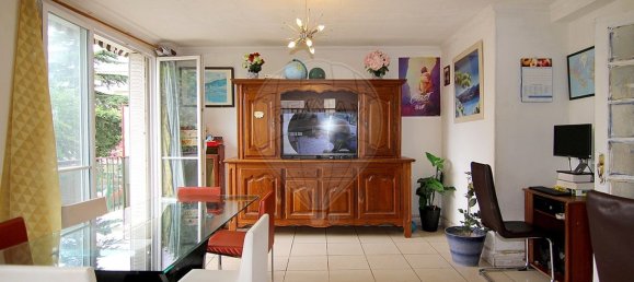 3 bedrooms Apartment in Colombes, France No. 179429 11