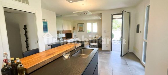 3 Schlafzimmer Villa in Olgiate Olona, Italy, Nr. 360412 34