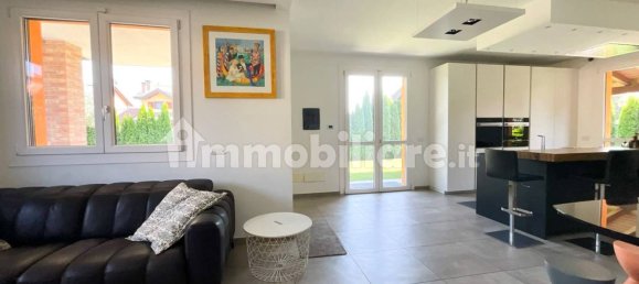 3 Schlafzimmer Villa in Olgiate Olona, Italy, Nr. 360412 20