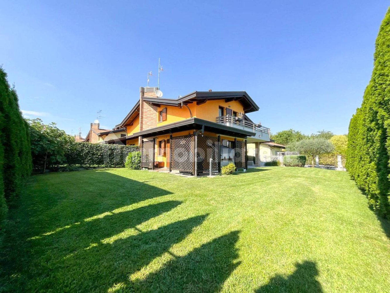 3 Schlafzimmer Villa in Olgiate Olona, Italy, Nr. 360412