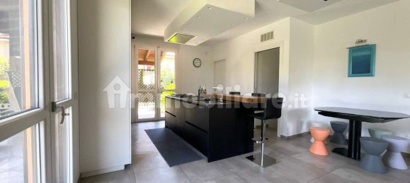 3 Schlafzimmer Villa in Olgiate Olona, Italy, Nr. 360412 29