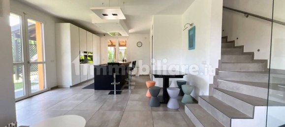 3 Schlafzimmer Villa in Olgiate Olona, Italy, Nr. 360412 15