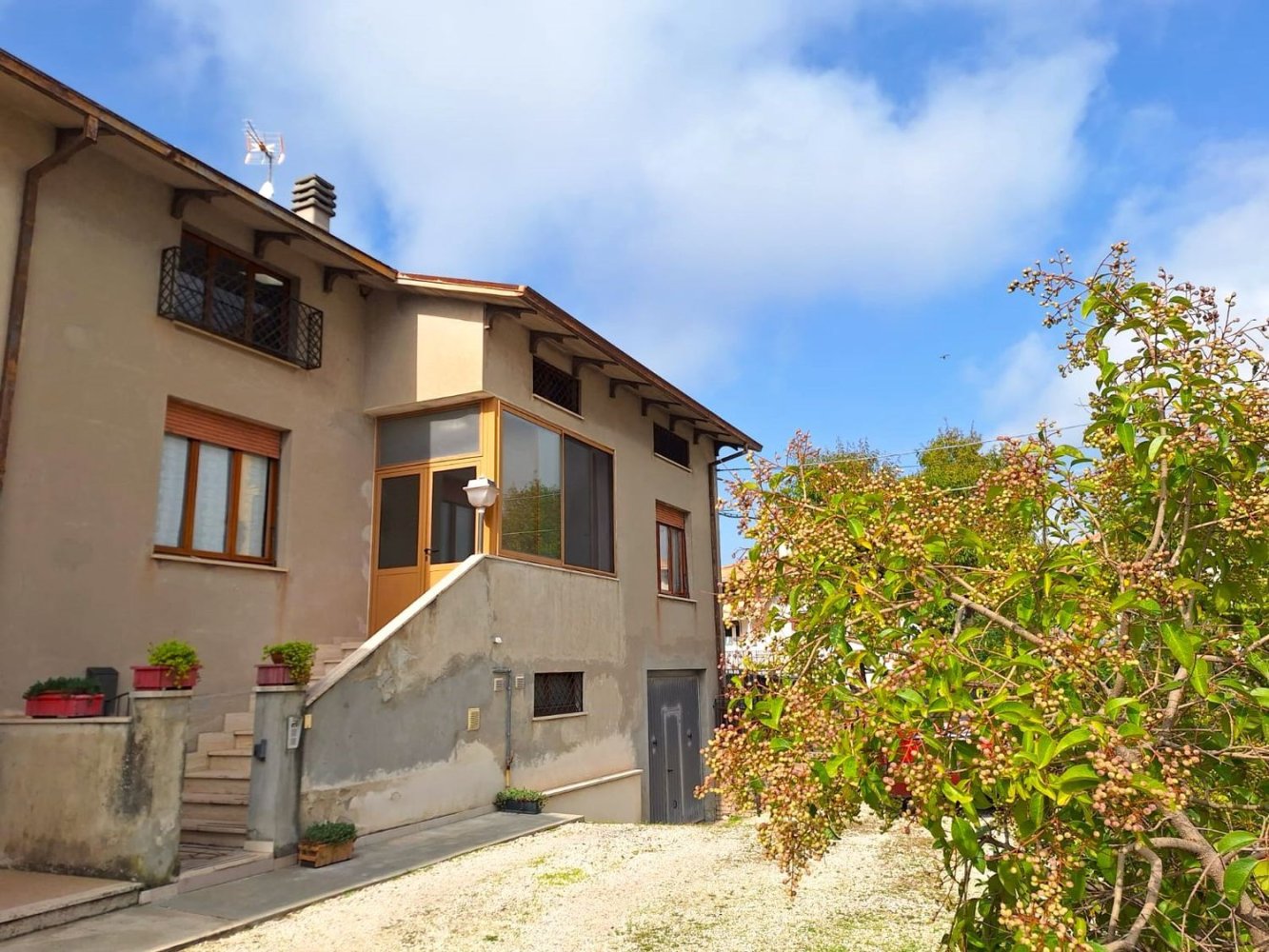 10 rooms House in Terre Roveresche, Italy No. 141610