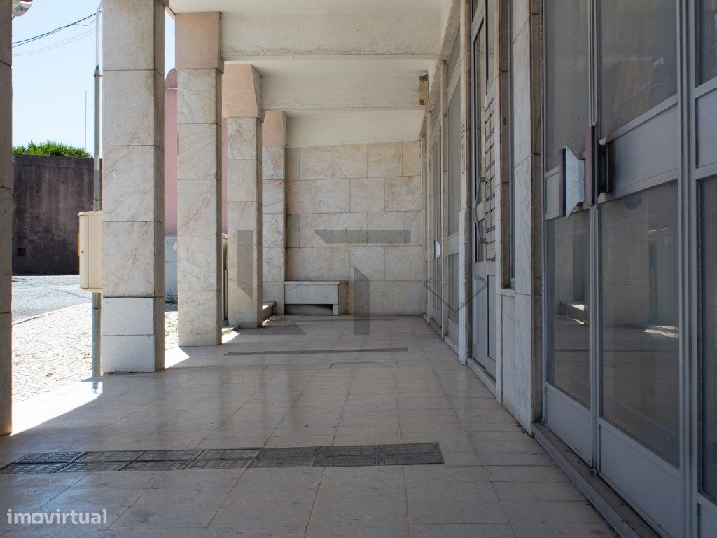 Propriété commerciale à Loures, Portugal 120m² No. 200688