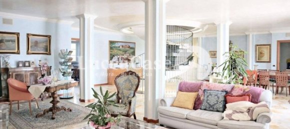 10 Schlafzimmer Villa in Montecarlo, Italy, Nr. 51020 11