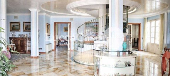 10 Schlafzimmer Villa in Montecarlo, Italy, Nr. 51020 42