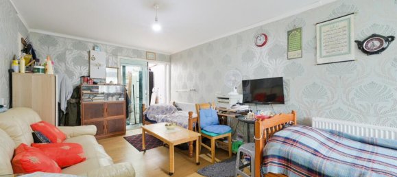 1 bedroom Bungalow in Hounslow, United Kingdom No. 9816 3