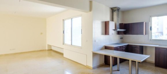 Apartamento de 3 dormitorios en Limassol, Cyprus No. 2495 6