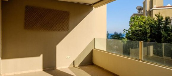 Apartamento de 3 dormitorios en Limassol, Cyprus No. 2495 15