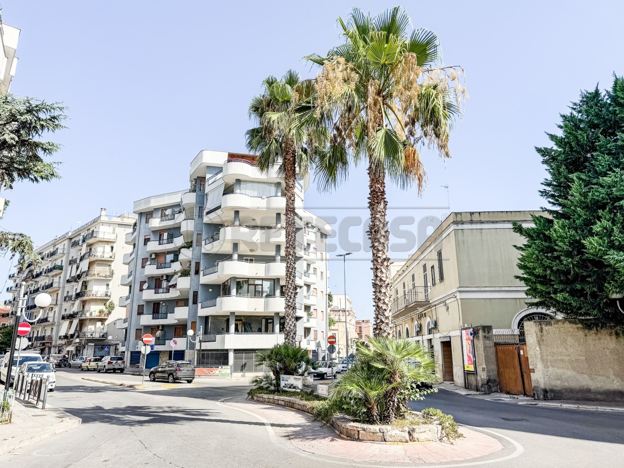 Garage à Bisceglie, Italy 540m² No. 266479