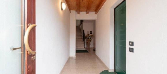 Apartamento de 3 habitaciónes en Passirano, Italy No. 18750 10