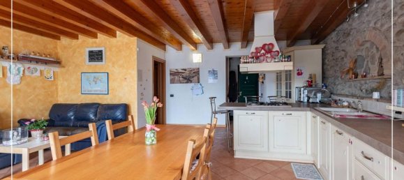 Apartamento de 3 habitaciónes en Passirano, Italy No. 18750 11