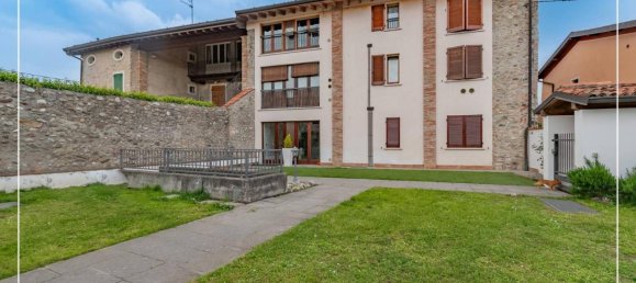 Apartamento de 3 habitaciónes en Passirano, Italy No. 18750 2