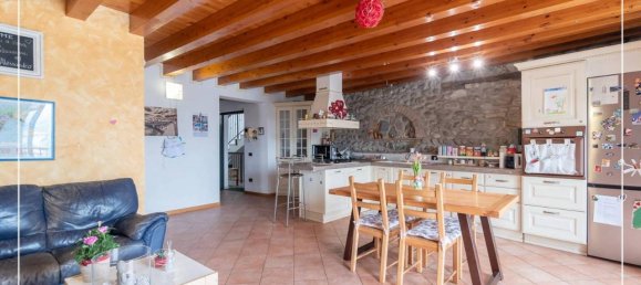 Apartamento de 3 habitaciónes en Passirano, Italy No. 18750 13