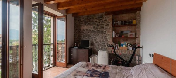 Apartamento de 3 habitaciónes en Passirano, Italy No. 18750 17